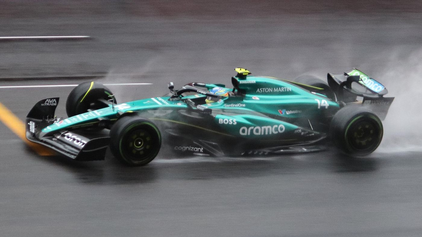 Fernando Alonso driving for Aston Martin at the 2024 Chinese Grand Prix